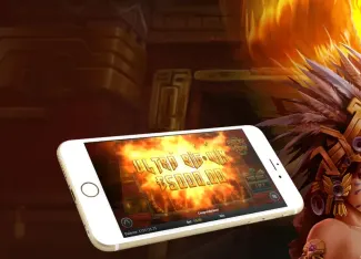 Phoenix Reborn slot by Play'n GO